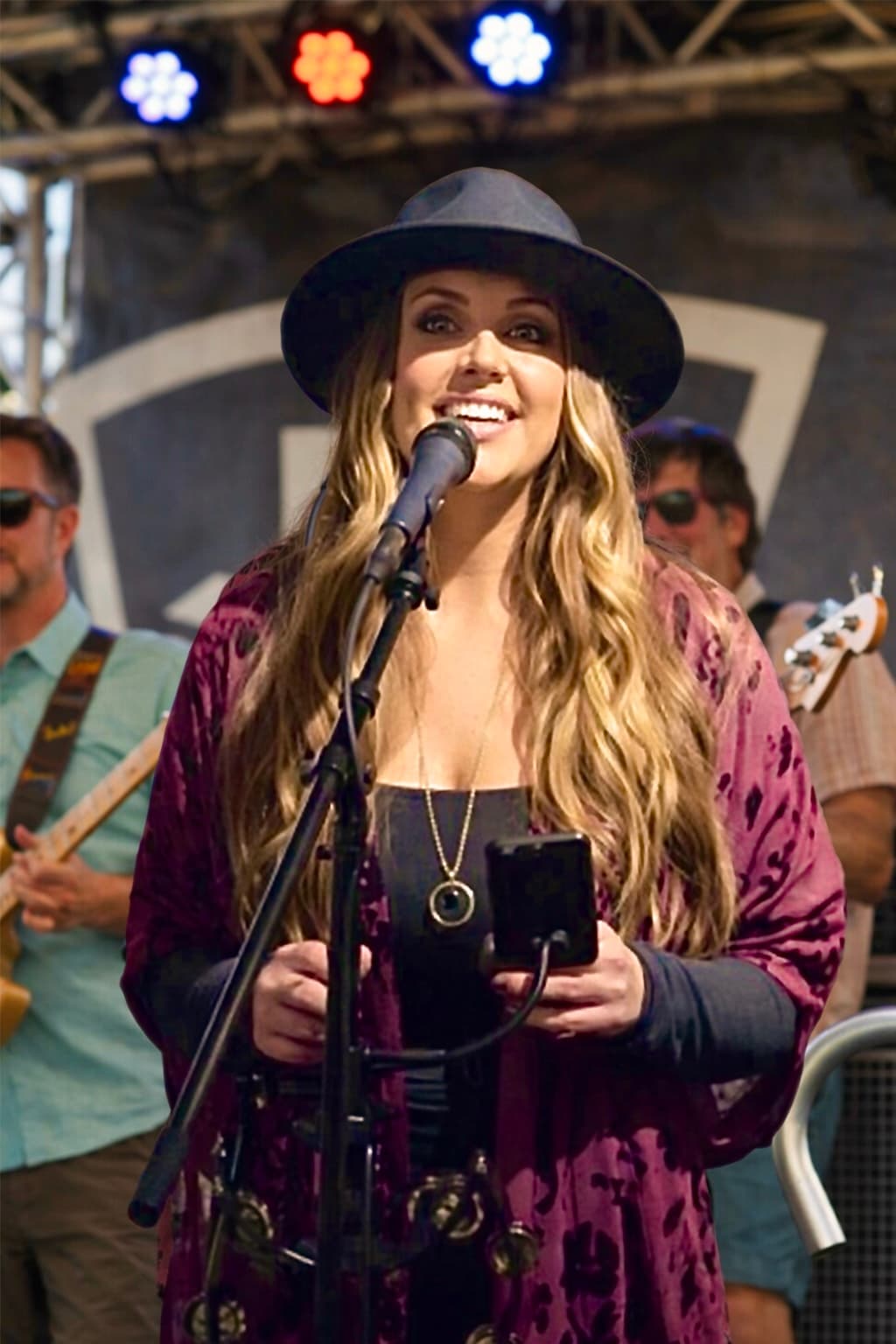 Larae Jones - Vocals