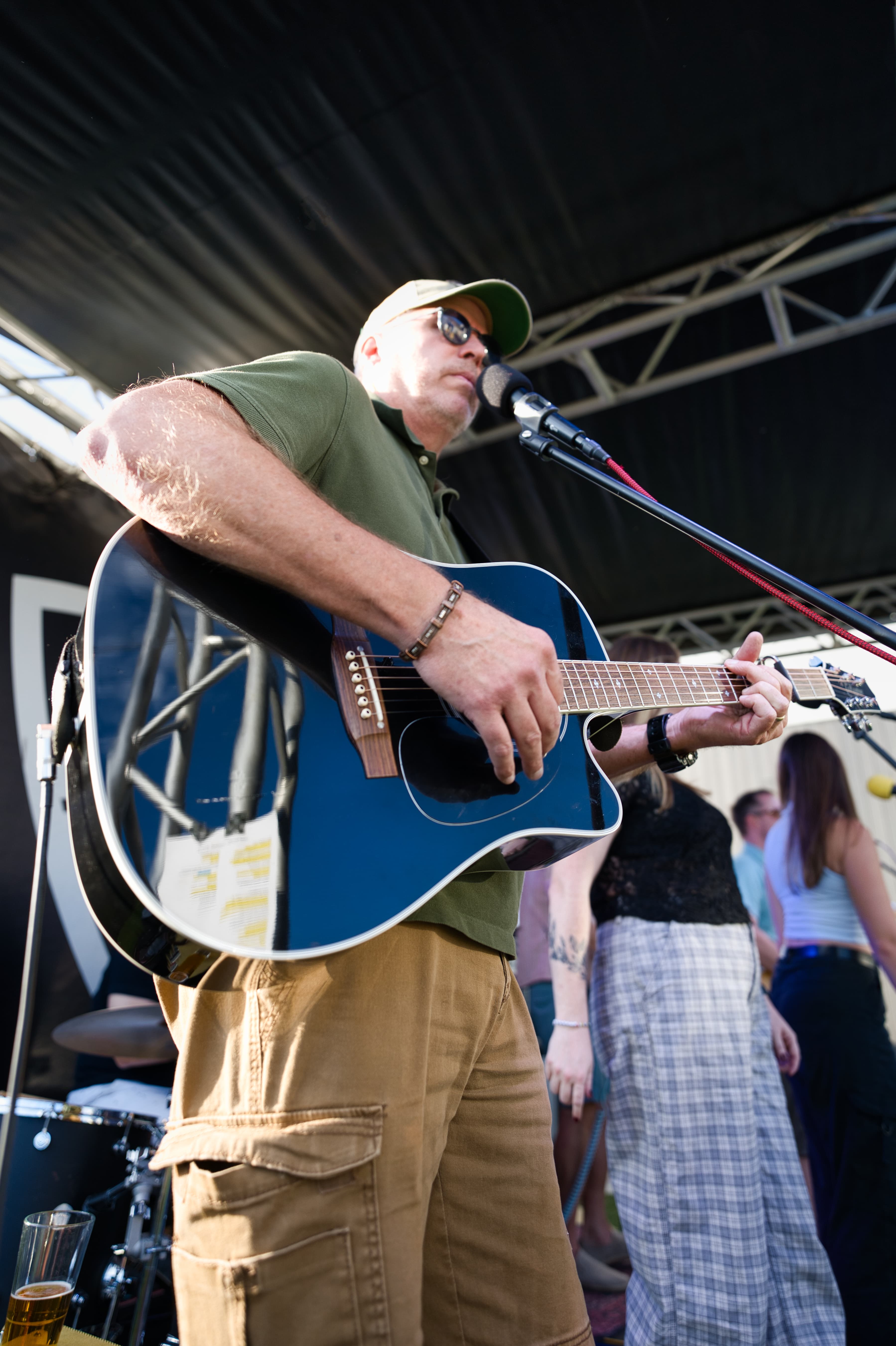 Tom Keuer - Vocals, Guitar, Songwriting